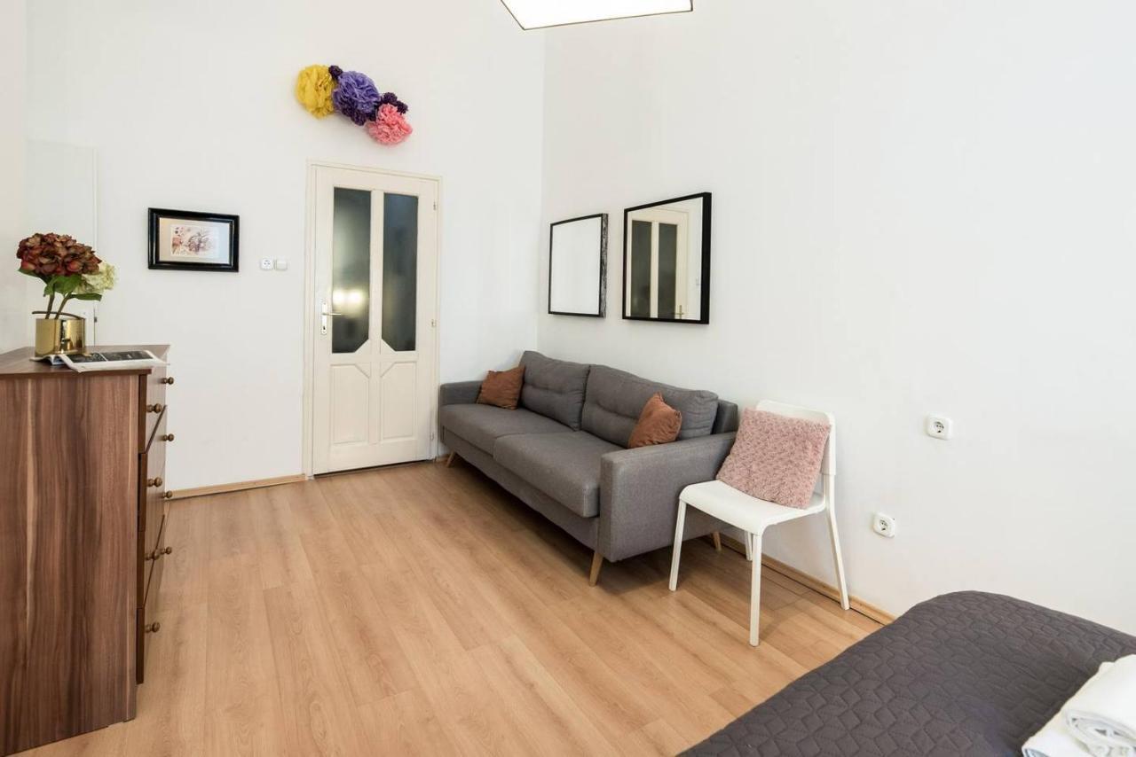 Cosy And Central Apartment With 4 Bedrooms And A/C Budapešť Exteriér fotografie