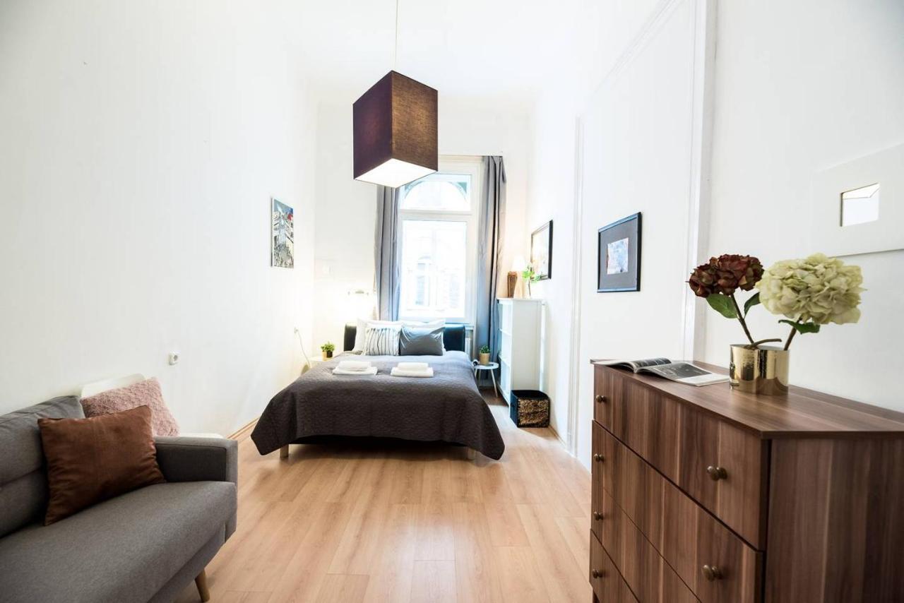 Cosy And Central Apartment With 4 Bedrooms And A/C Budapešť Exteriér fotografie