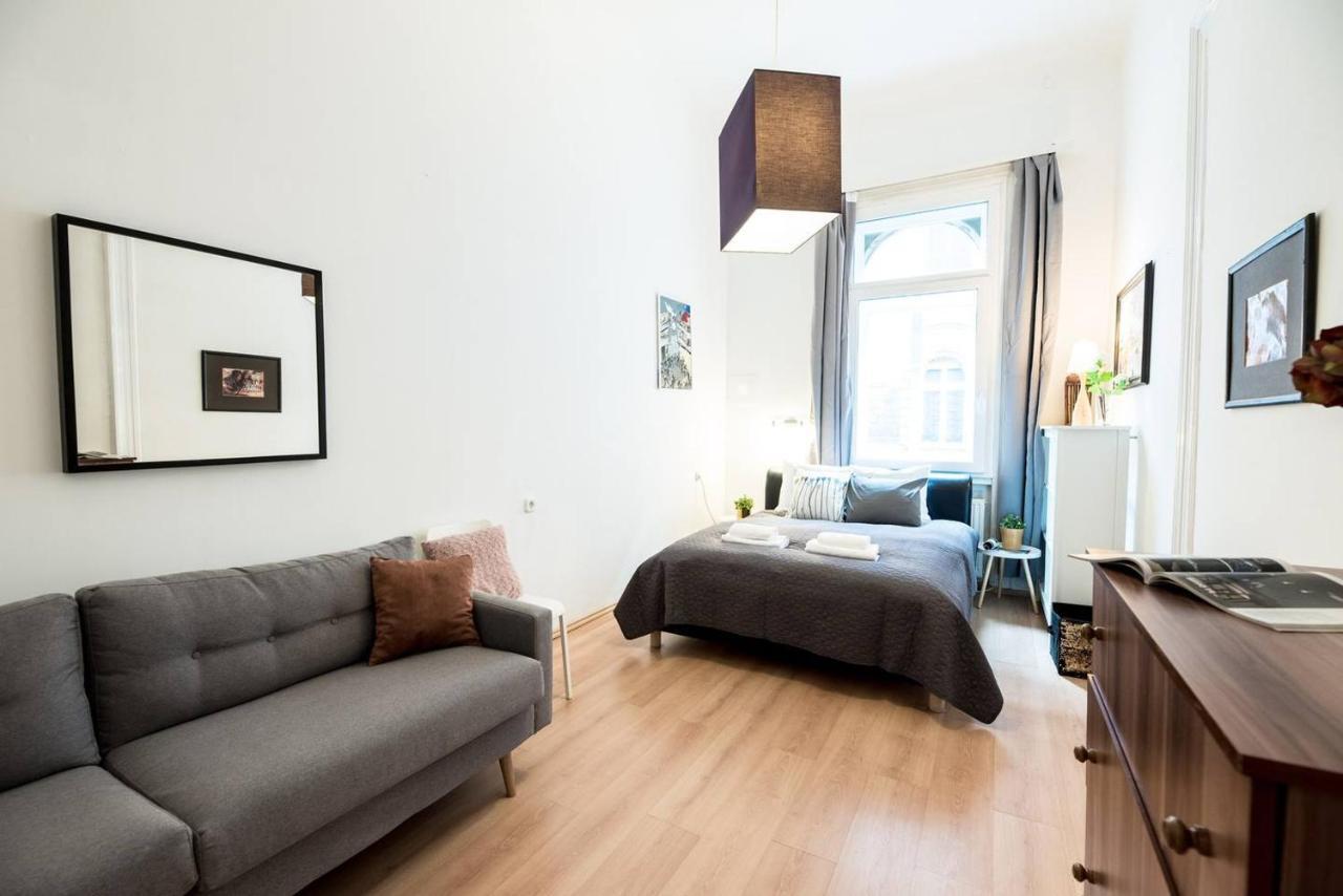 Cosy And Central Apartment With 4 Bedrooms And A/C Budapešť Exteriér fotografie
